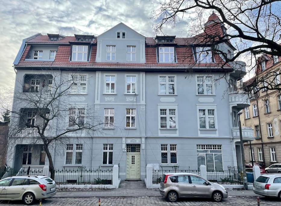 Przy Parku Z Bezplatnym Parkingiem Apartment *