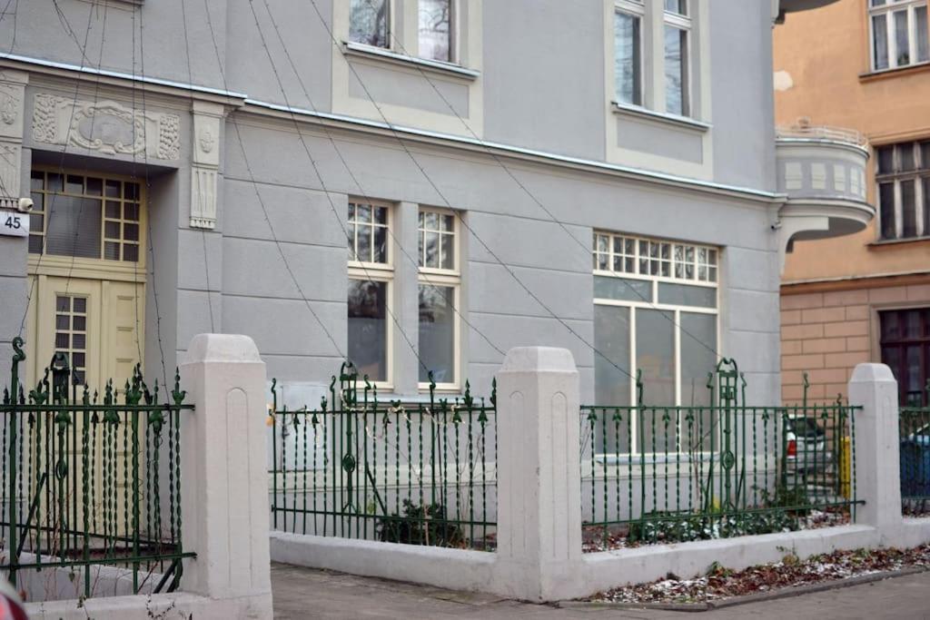 Przy Parku Z Bezplatnym Parkingiem Apartment